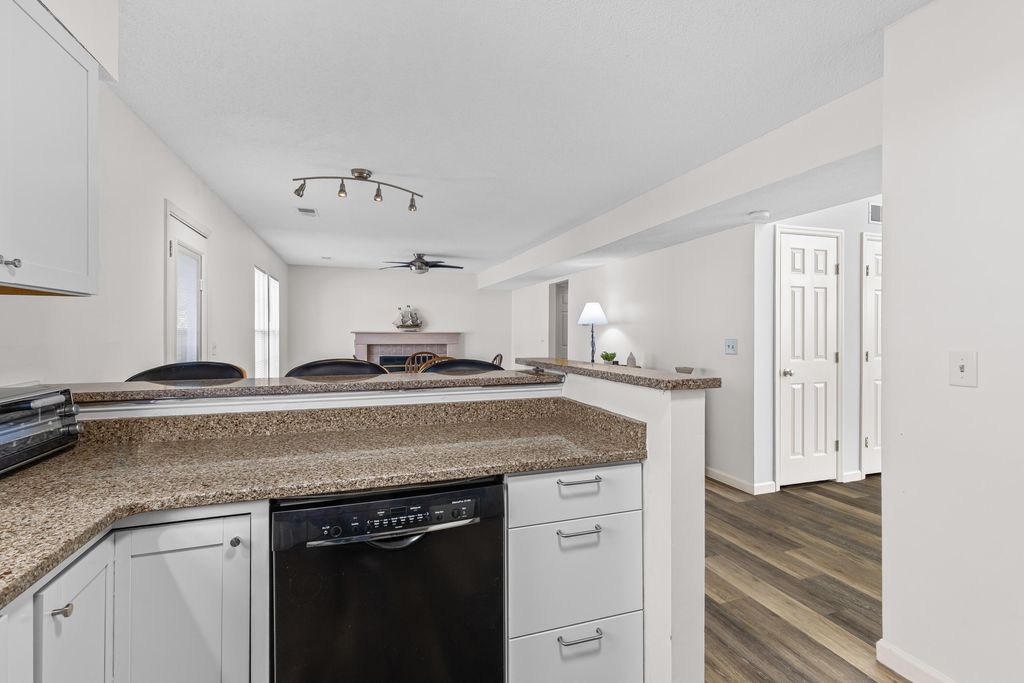 Image 9 of property listing at 2019 Wild Flower, Charleston, SC 29414