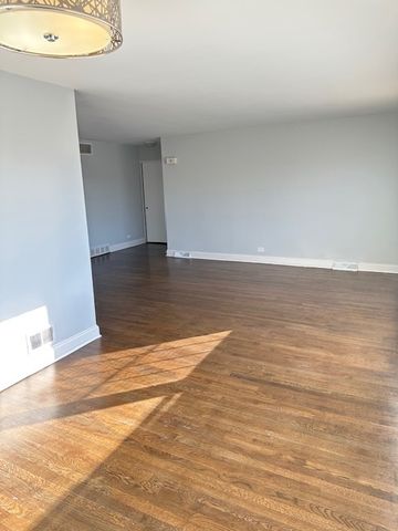 8849 N Wisner Street 1, Niles, IL 60714