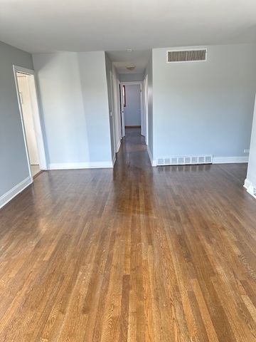 8849 N Wisner Street 1, Niles, IL 60714