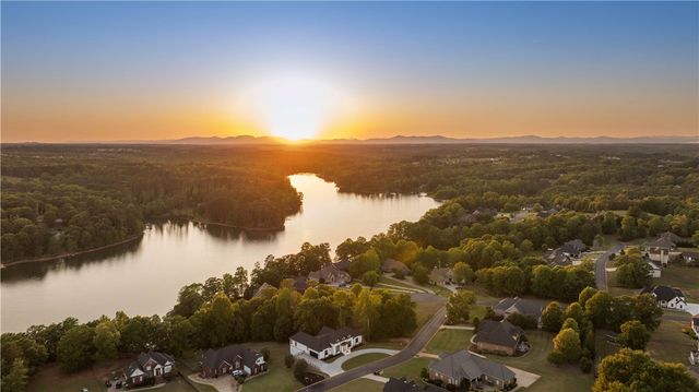 314 Shoreview Drive, Chesnee, SC 29323