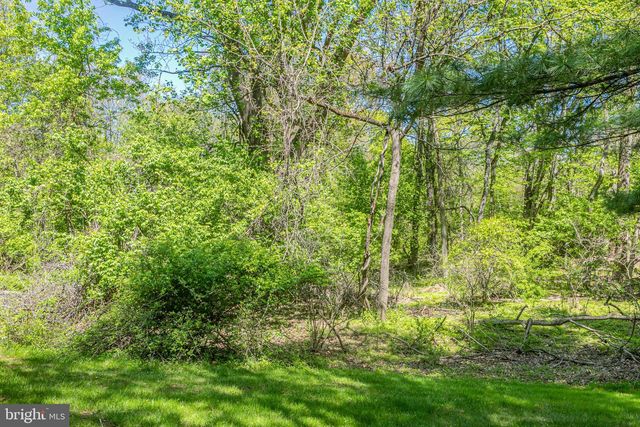 56 BARBERRY CT, Lawrenceville, NJ 08648