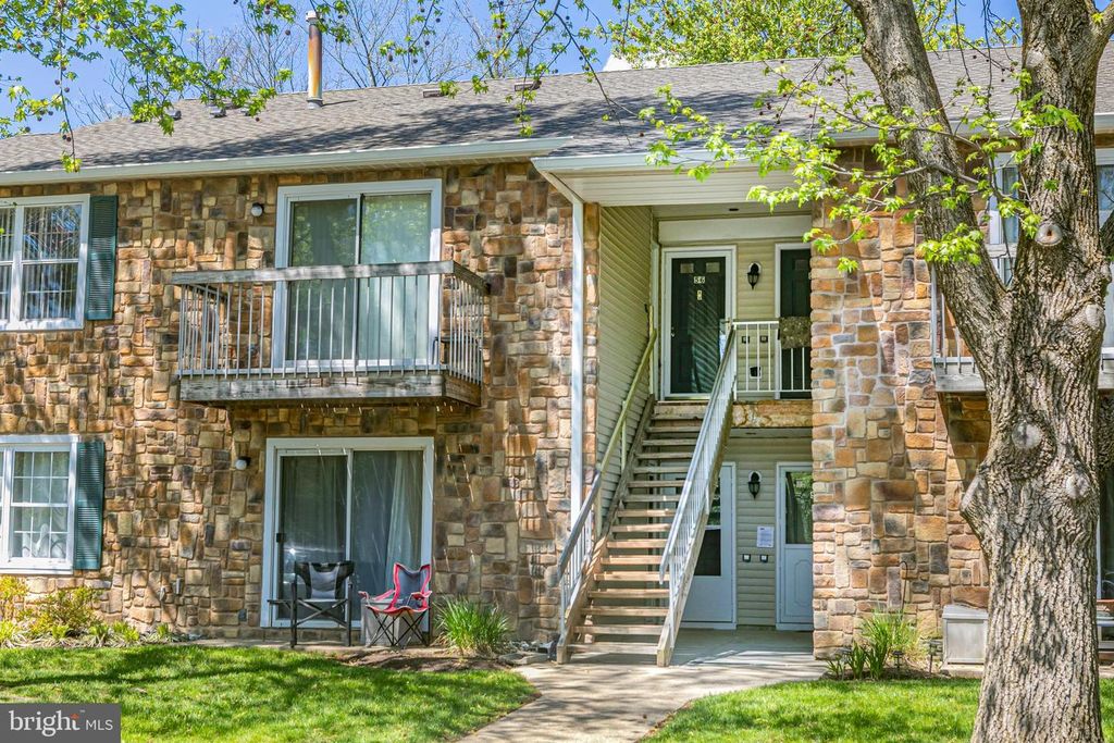56 BARBERRY CT, Lawrenceville, NJ 08648