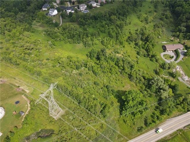 7549 Franklin Rd, Cranberry Twp, PA 16066