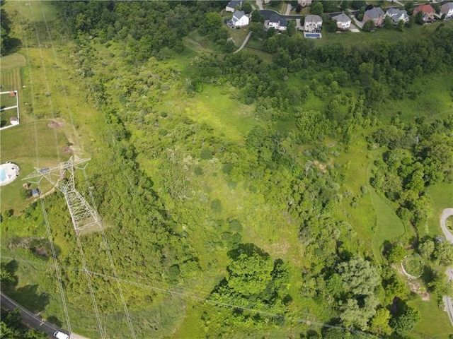 7549 Franklin Rd, Cranberry Twp, PA 16066