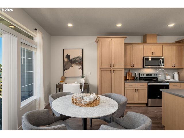 5126 Se THORNAPPLE St, Hillsboro, OR 97123