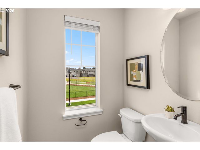 5126 Se THORNAPPLE St, Hillsboro, OR 97123