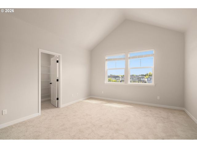 5126 Se THORNAPPLE St, Hillsboro, OR 97123