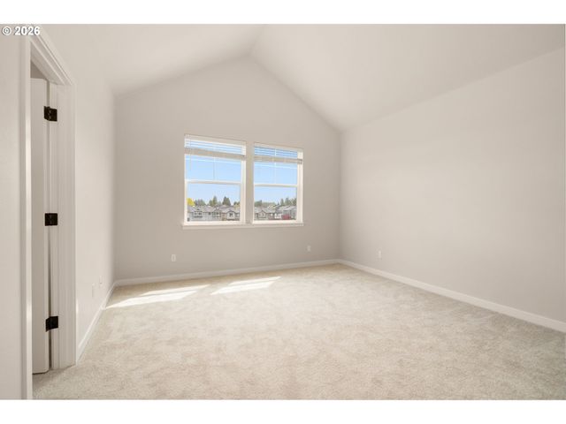 5126 Se THORNAPPLE St, Hillsboro, OR 97123