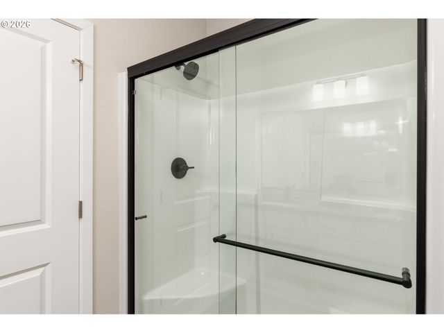 5126 Se THORNAPPLE St, Hillsboro, OR 97123