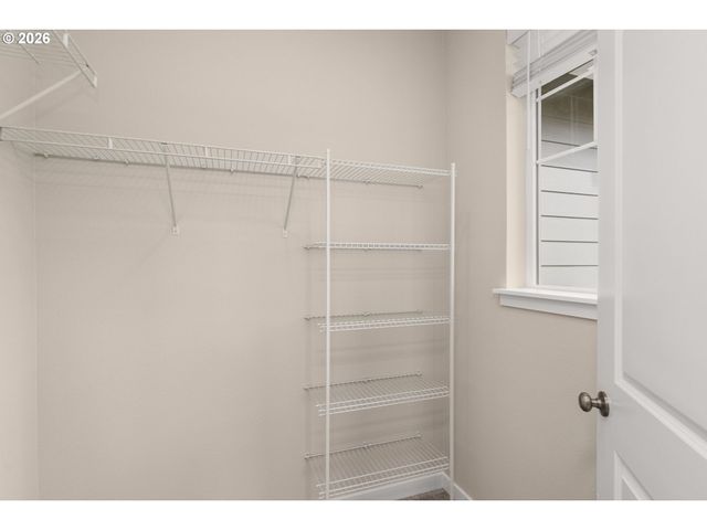 5126 Se THORNAPPLE St, Hillsboro, OR 97123