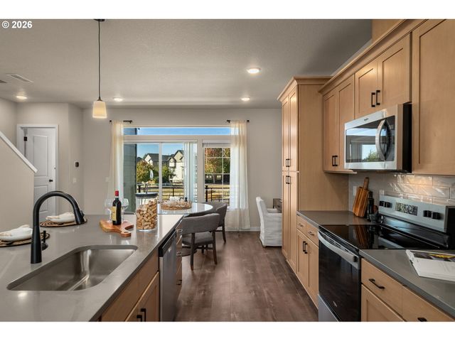 5126 Se THORNAPPLE St, Hillsboro, OR 97123