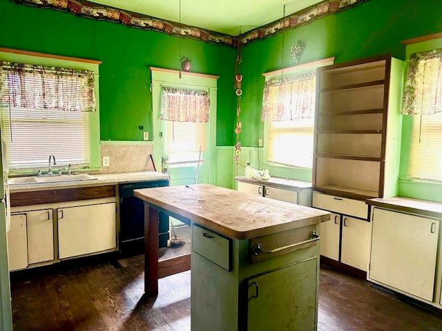 903 4th Street SW, Paris, TX 75460