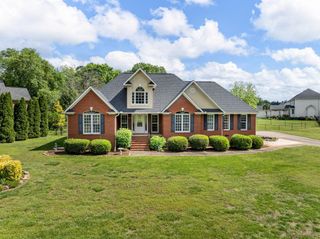 121 Lewis Burnett Drive, Boiling Springs, SC 29316