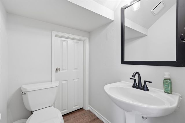 925 Hillside Court, Highland Village, TX 75077