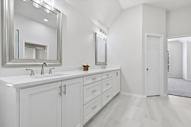 925 Hillside Court, Highland Village, TX 75077
