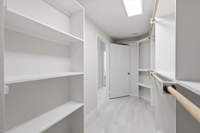 925 Hillside Court, Highland Village, TX 75077