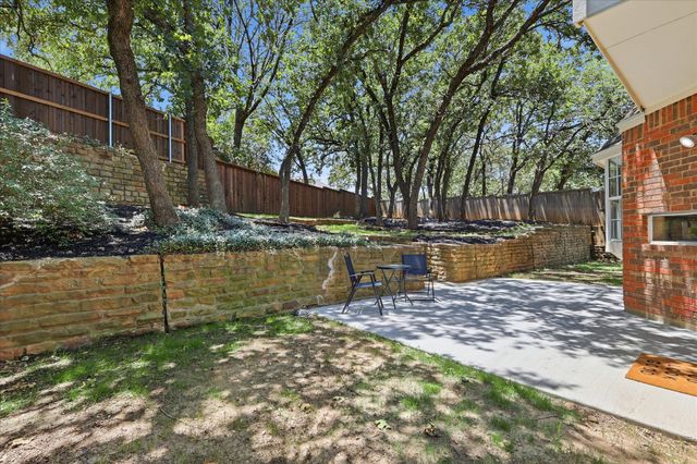 925 Hillside Court, Highland Village, TX 75077