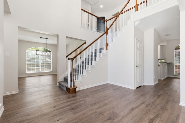 925 Hillside Court, Highland Village, TX 75077