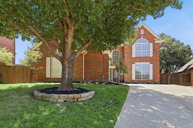 925 Hillside Court, Highland Village, TX 75077