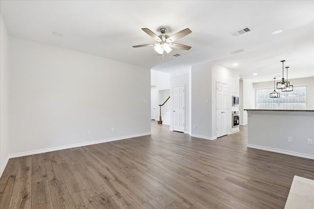 925 Hillside Court, Highland Village, TX 75077
