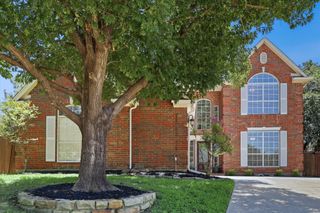 925 Hillside Court, Highland Village, TX 75077