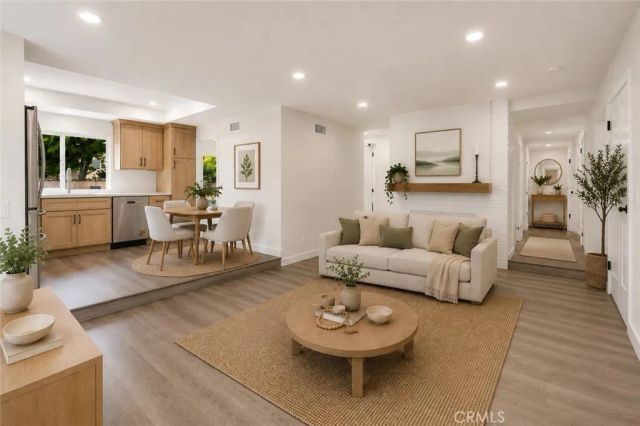 31 S Ellis Place, Newbury Park, CA 91320