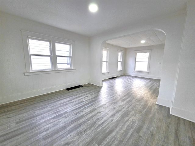 2128 5th Street, Muskegon, MI 49444