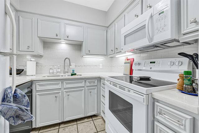 2701 Bellefontaine Street B21, Houston, TX 77025