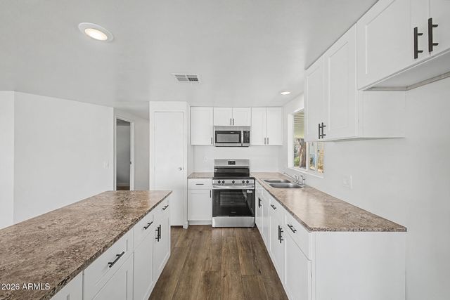 7645 E GALE Avenue, Mesa, AZ 85209