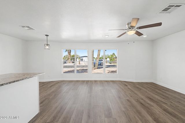 7645 E GALE Avenue, Mesa, AZ 85209