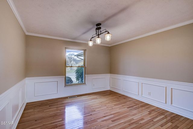 1811 Ridge Creek Lane, Knoxville, TN 37938