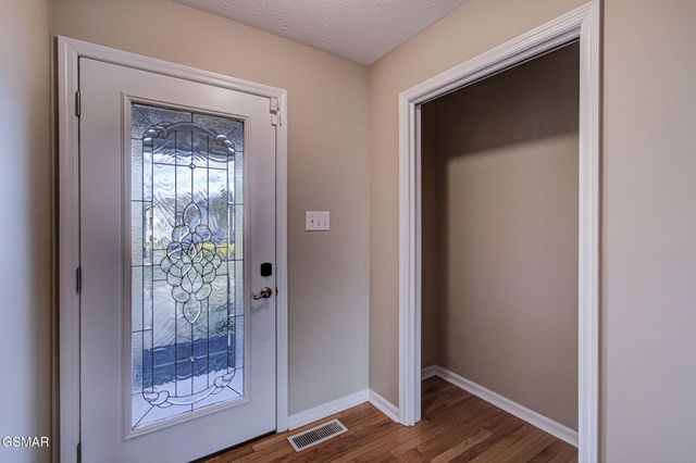 1811 Ridge Creek Lane, Knoxville, TN 37938