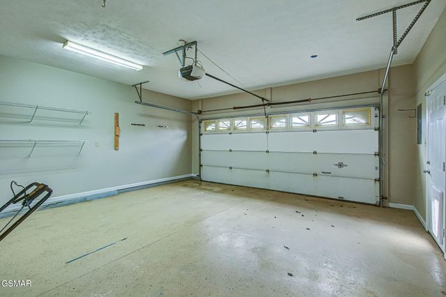 1811 Ridge Creek Lane, Knoxville, TN 37938