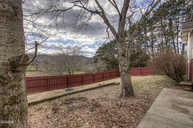 1811 Ridge Creek Lane, Knoxville, TN 37938