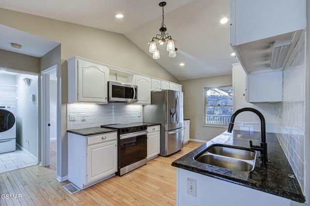 1811 Ridge Creek Lane, Knoxville, TN 37938