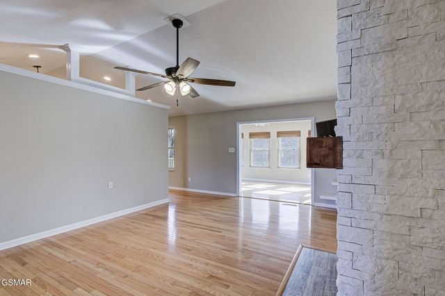 1811 Ridge Creek Lane, Knoxville, TN 37938