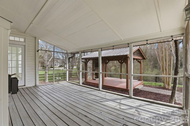 3909 Meadow Green Drive, Charlotte, NC 28269