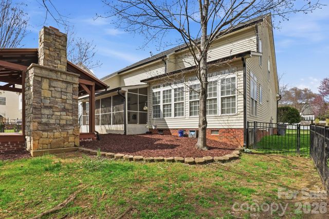 3909 Meadow Green Drive, Charlotte, NC 28269