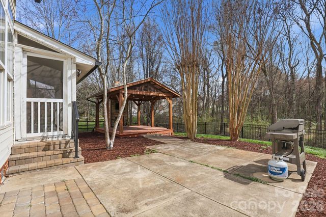 3909 Meadow Green Drive, Charlotte, NC 28269