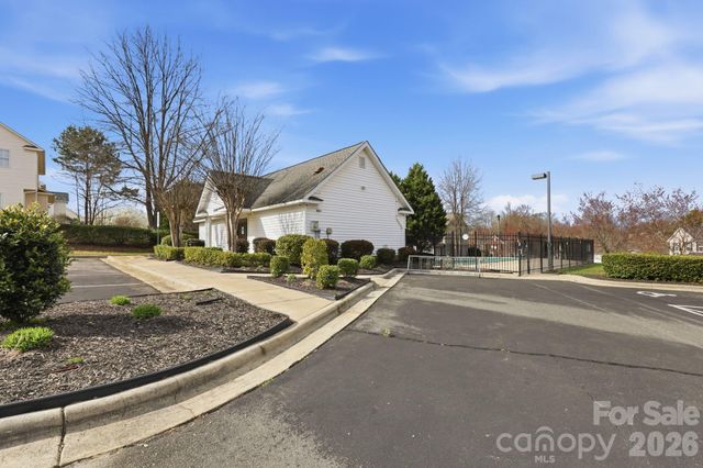 3909 Meadow Green Drive, Charlotte, NC 28269