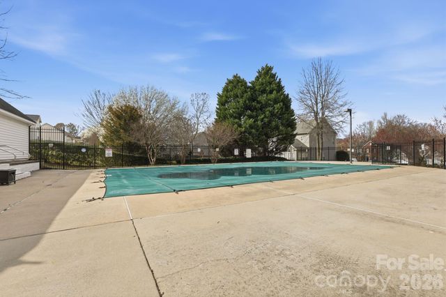 3909 Meadow Green Drive, Charlotte, NC 28269