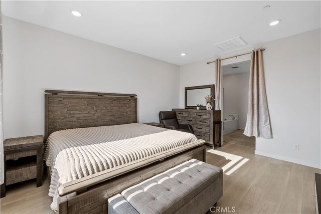 27579 Sanctuary Ct., Valencia, CA 91381