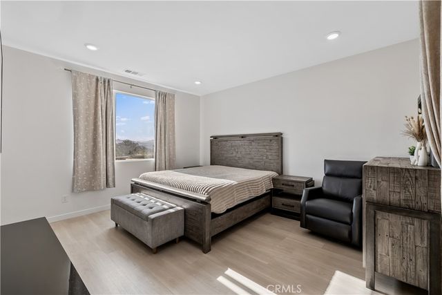 27579 Sanctuary Ct., Valencia, CA 91381