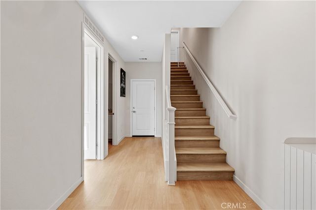 27579 Sanctuary Ct., Valencia, CA 91381