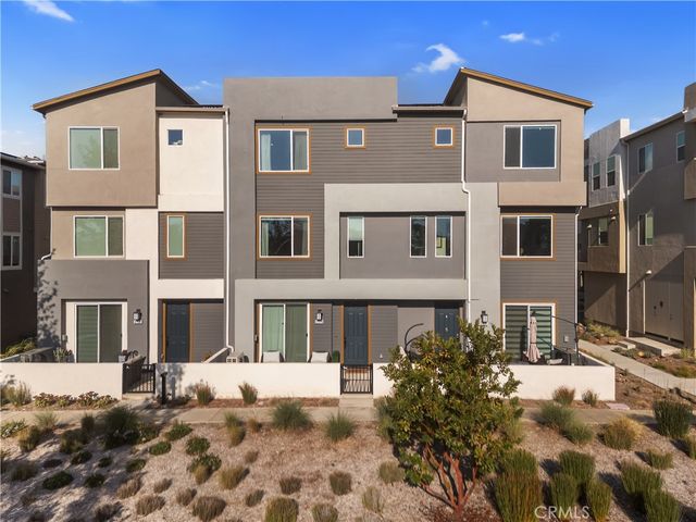 27579 Sanctuary Ct., Valencia, CA 91381