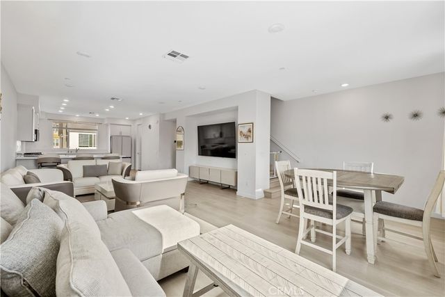 27579 Sanctuary Ct., Valencia, CA 91381
