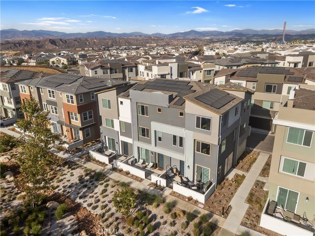 27579 Sanctuary Ct., Valencia, CA 91381