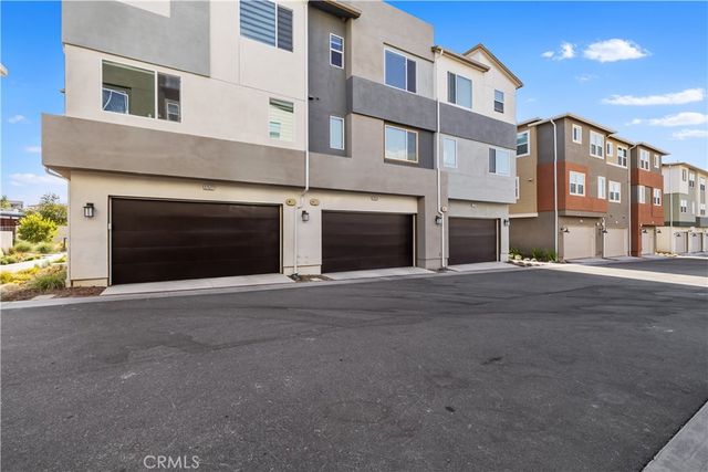 27579 Sanctuary Ct., Valencia, CA 91381