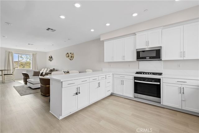 27579 Sanctuary Ct., Valencia, CA 91381