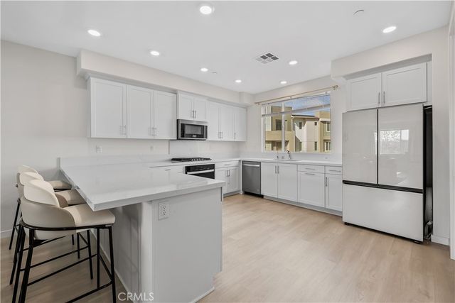 27579 Sanctuary Ct., Valencia, CA 91381